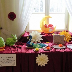 pokaż obrazek - Wystawa prac ręcznych Pani Justyny Łabędzkiej z Dorohuska.