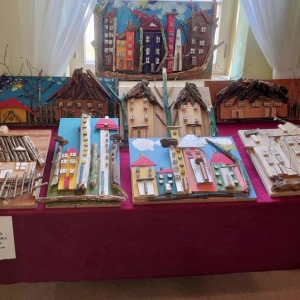 pokaż obrazek - Wystawa prac artystycznych uczniów ze Specjalnego Ośrodka Szkolno - Wychowawczego w Dorohusku.