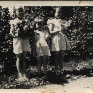 pokaż obrazek - Od lewej Halina Szpetko z siostrami.