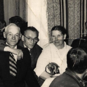 pokaż obrazek - Od lewej Teofil Koniuszewski, Dziedzicki Marian, Koniuszewska Emilia,Skorupski Stanisław.