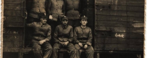 Fotografie rodzinne udostępnili Maria Krawczyńska z domu Mordacz i Stanisław Krawczyński z Turki.