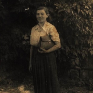 pokaż obrazek - Janina Stachniuk. Zdjęcie zrobione w Dubience w 1951 roku.