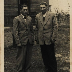 pokaż obrazek - Od lewej Jan i Władysław Stachniuk - Husynne lata 70 -te.