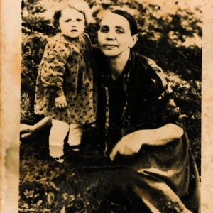 pokaż obrazek - Maria Stachniuk z córką Jadwigą -Husynne 1957 rok