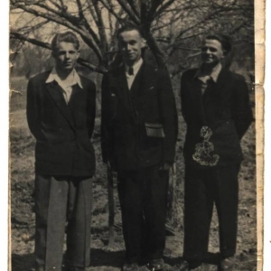 pokaż obrazek - Od lewej : Kapelan Mieczysław, Kotowski Roman, Franciszek Łysiak- Dorohusk wieś.