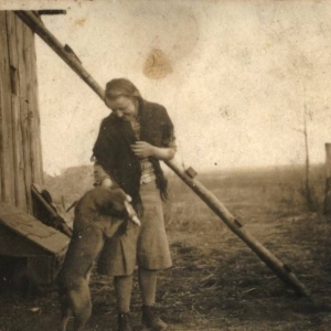pokaż obrazek - Wiktoria - służąca u Państwa Suchodolskich w dworze w Starosielu.