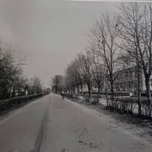 pokaż obrazek - Dorohusk Osada. Obecnie po prawej budynek Zespołu Szklono - Przedszkolnego w Dorohusku przy ulicy Niepodległości.