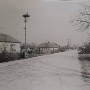 pokaż obrazek - Dorohusk Wieś odcinek drogi przez ,, Starą Wieś''. Obecnie ul. Wołyńska.