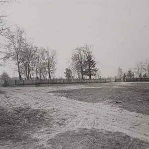 pokaż obrazek - Dorohusk Wieś - widok na najstarszą część cmentarza założonego ok.1837-1856 r.