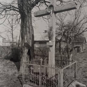 pokaż obrazek - Dorohusk Wieś - krzyż.