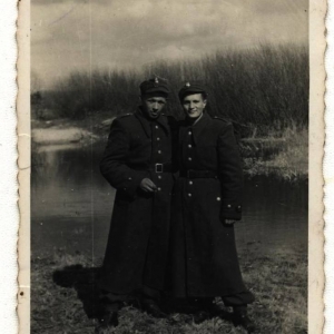 pokaż obrazek - Żołnierze Wojsk Ochrony Pogranicza w Dorohusku nad Bugiem - 1954 rok.