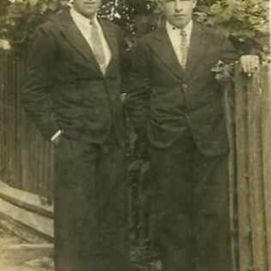 pokaż obrazek - Mieszkańcy Rozkoszy po lewej stronie Aleksander Kapusta po prawej Władysław Pedo.