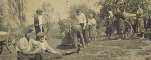 Fotografie udostępnione z prywatnych zbiorów Pani Elżbiety Chomik pochodzącej z Rozkoszy.