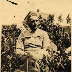 pokaż obrazek - Na pierwszym planie Stefan Papacz a za nim Romuald Kościuk.