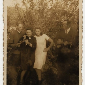 pokaż obrazek - Od lewej Stefan Papacz , Marianna Papacz i Leokadia Drzewicka z domu Papacz.