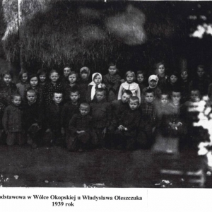 pokaż obrazek - Szkoła Podstawowa w Wólce u Władysława Oleszczuka -1939 rok.