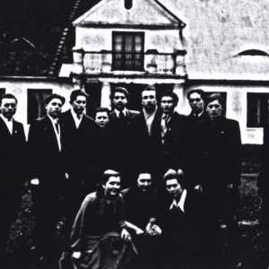 pokaż obrazek - Absolwenci Szkoły Rolniczej w Zamieściu -1950 rok.