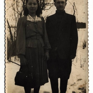 pokaż obrazek - Karolina Iwko z domu Kołodziejczyk z mężem - 1955 rok.