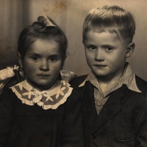 pokaż obrazek - Halina Kasperkiewicz z bratem Eugeniuszem.