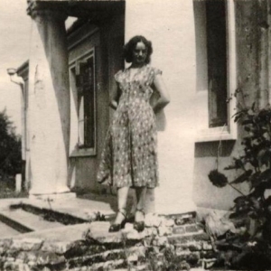 pokaż obrazek - Powojenne zdjęcie domu Roguskich