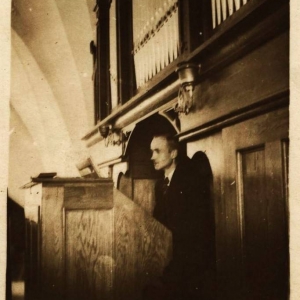 pokaż obrazek - Pan Józef Dąbrowski - organista z Dorohuska 1945 r. Zdjęcie udostępnił Pan Jan Papacz Dorohusk