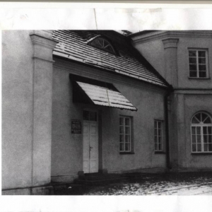 pokaż obrazek - Pałac Suchodolskich w Dorohusku po remoncie lata 90 -te. Ze zbiorów biblioteki.