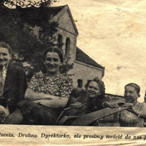 pokaż obrazek - Zdjęcie zrobione przed Pałacem Suchodolskich w Dorohusku. Zdjęcie z archiwum prywatnego Pana Jana Papacza.