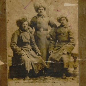 pokaż obrazek - Madeja Józef - na fotografii stoi w środku 1915 rok - wojsko carskie