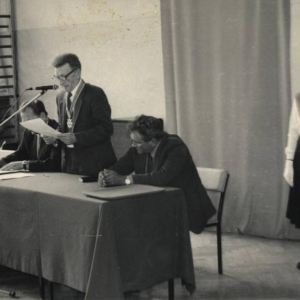 pokaż obrazek - Przy mikrofonie Józef Kołtuniuk. W poczcie sztandarowym Władysława Skoczylas.